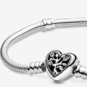 Pandora Moments Family Tree Heart Clasp Snake Chain Bracelet